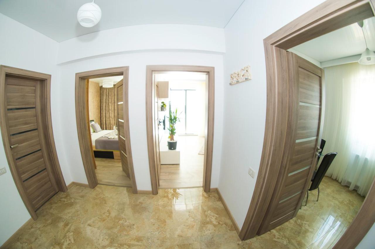 Golden Shell Apartment Mamaia Nord Navodari Exterior photo